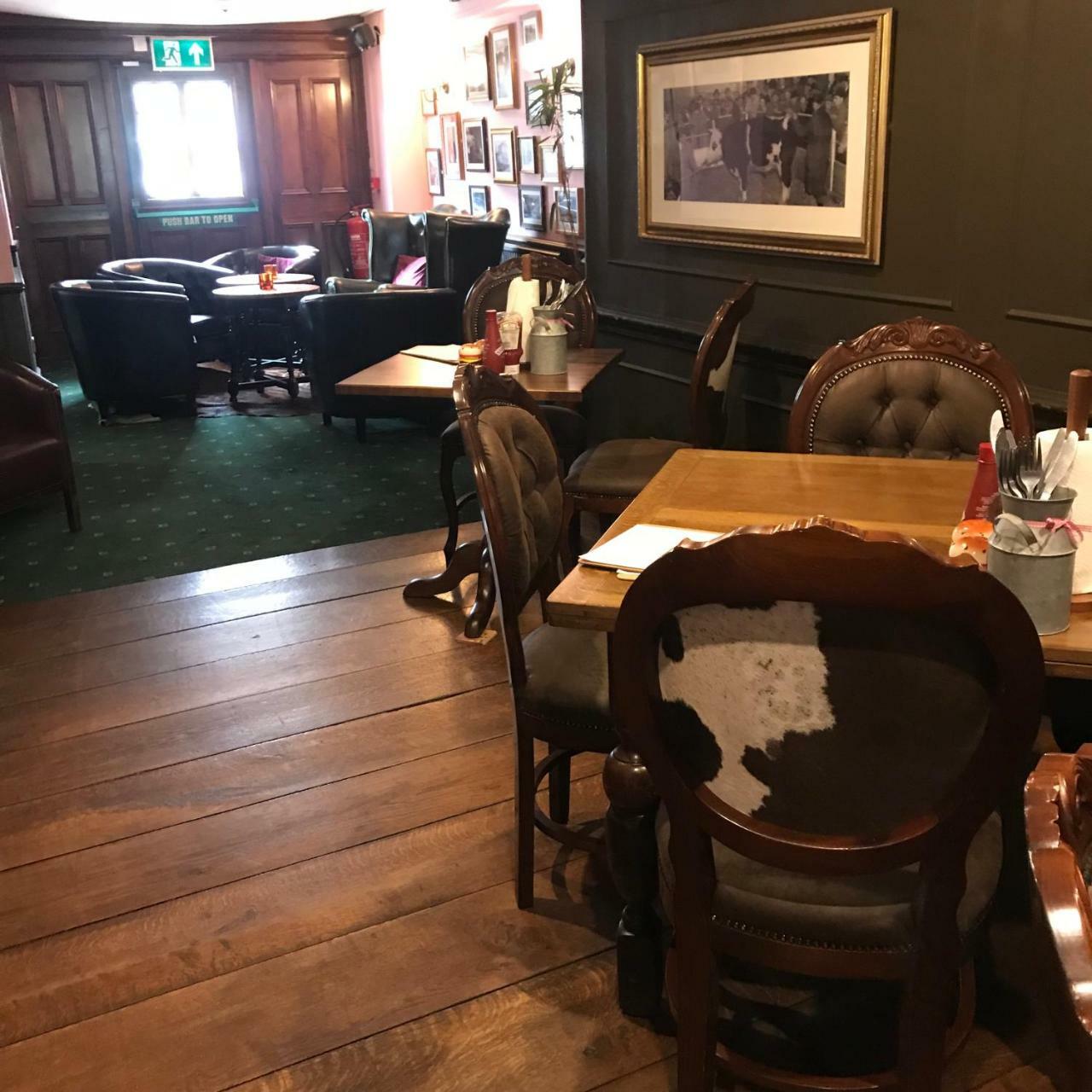 The Swan Inn Стерминстер-Ньютон Экстерьер фото
